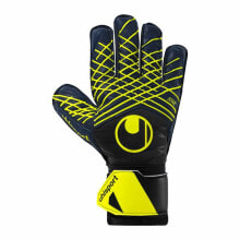 Goalkeeper gloves for football