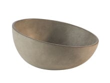 Dishes and salad bowls for serving