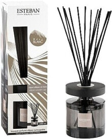 Aromatic diffusers and candles