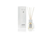 Aromatic diffusers and candles