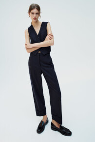 Straight-leg trousers with turn-up hems