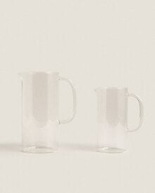 Cylindrical borosilicate glass jug