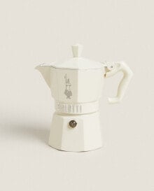 French presses and coffee pots