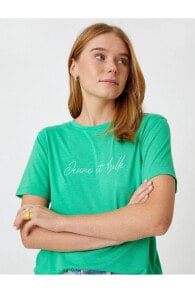 Женские футболки