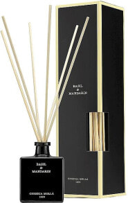 Aromatic diffusers and candles