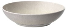 Dishes and salad bowls for serving