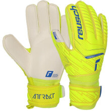 Goalkeeper gloves for football