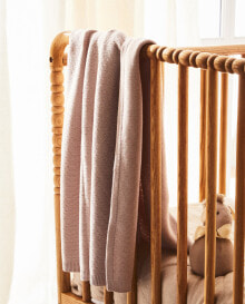 Bedspreads, pillows and blankets for babies