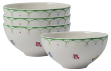 Dishes and salad bowls for serving