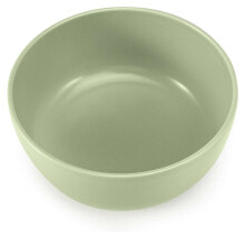 Dishes and salad bowls for serving