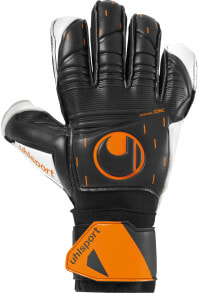 Goalkeeper gloves for football