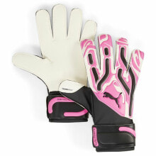 Goalkeeper gloves for football