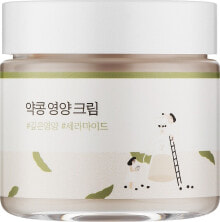 Moisturizing and nourishing the skin of the face