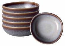 Dishes and salad bowls for serving