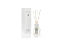 Aromatic diffusers and candles