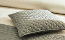 Diamond quilted cushion cover