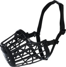 Muzzles and bridles for dogs
