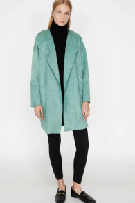 Women's raincoats and trench coats