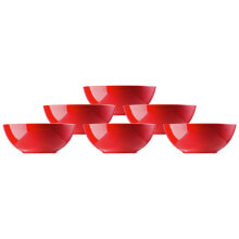 Dishes and salad bowls for serving