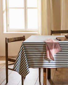 Overlock striped tablecloth