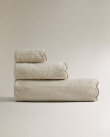 Scalloped cotton towel