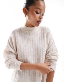 Women's sweaters and cardigans