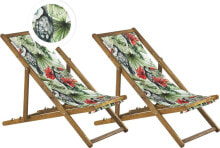 Sun beds and deck chairs