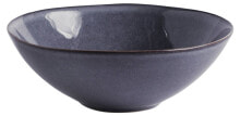 Dishes and salad bowls for serving