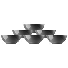 Dishes and salad bowls for serving