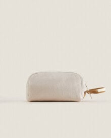 Women's cosmetic bags and beauty cases