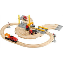 Наборы игрушечных железных дорог, локомотивы и вагоны для мальчиков Brio Стартовый набор "Переезд", 33208