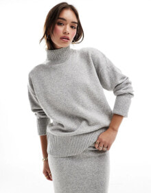 Women's sweaters and cardigans