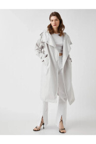 Women's raincoats and trench coats