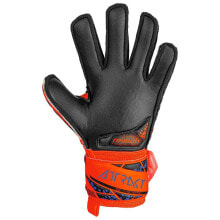 Goalkeeper gloves for football