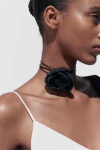 Raffia neck flower