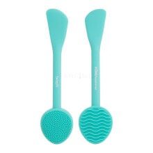 Makeup brushes, sponges and applicators