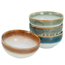 Dishes and salad bowls for serving