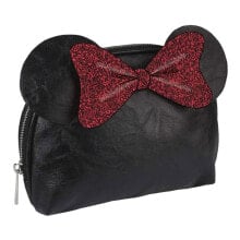 Women's cosmetic bags and beauty cases