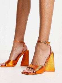 Женские босоножки public Desire Eagle triangle heel sandals in metallic orange