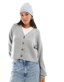 Women's sweaters and cardigans