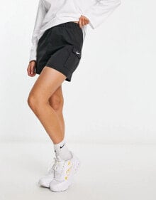 Nike – Shorts aus Webstoff in Schwarz mit Cargotaschen und kleinem Swoosh-Logo купить в интернет-магазине