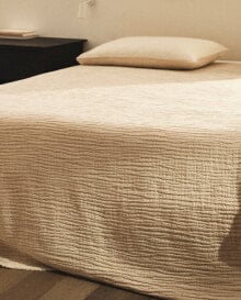 Creased-effect bedspread