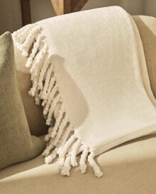Fleece blanket with fringing