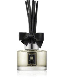 Aromatic diffusers and candles