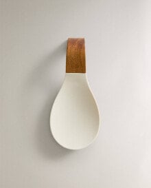 Wood and silicone spoon rest