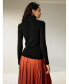 ფოტო #2 პროდუქტის Women's Seamless Silk Knit Turtleneck Sweater