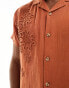 ASOS DESIGN short sleeve relaxed revere shirt with embroidery in rust brown Красный, M - Chest 40 - фото #3