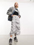 Фото #1 товара COLLUSION ruched parachute midi skirt in light grey