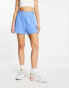 Monki – Hoch taillierte Shorts in Blau mit elastischem Bund