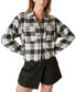 Фото #1 товара Women's Cotton Plaid Fringe-Hem Cropped Shirt